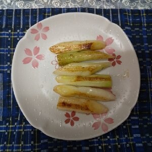 甘くて美味しい焼き白ねぎ（麻辣香油がけ）